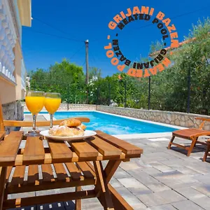 Appartement Pansion Tina