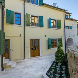 Dvor Auberge de jeunesse Split