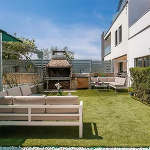 https://apartments-lovric-pula.pula-hotels.org
